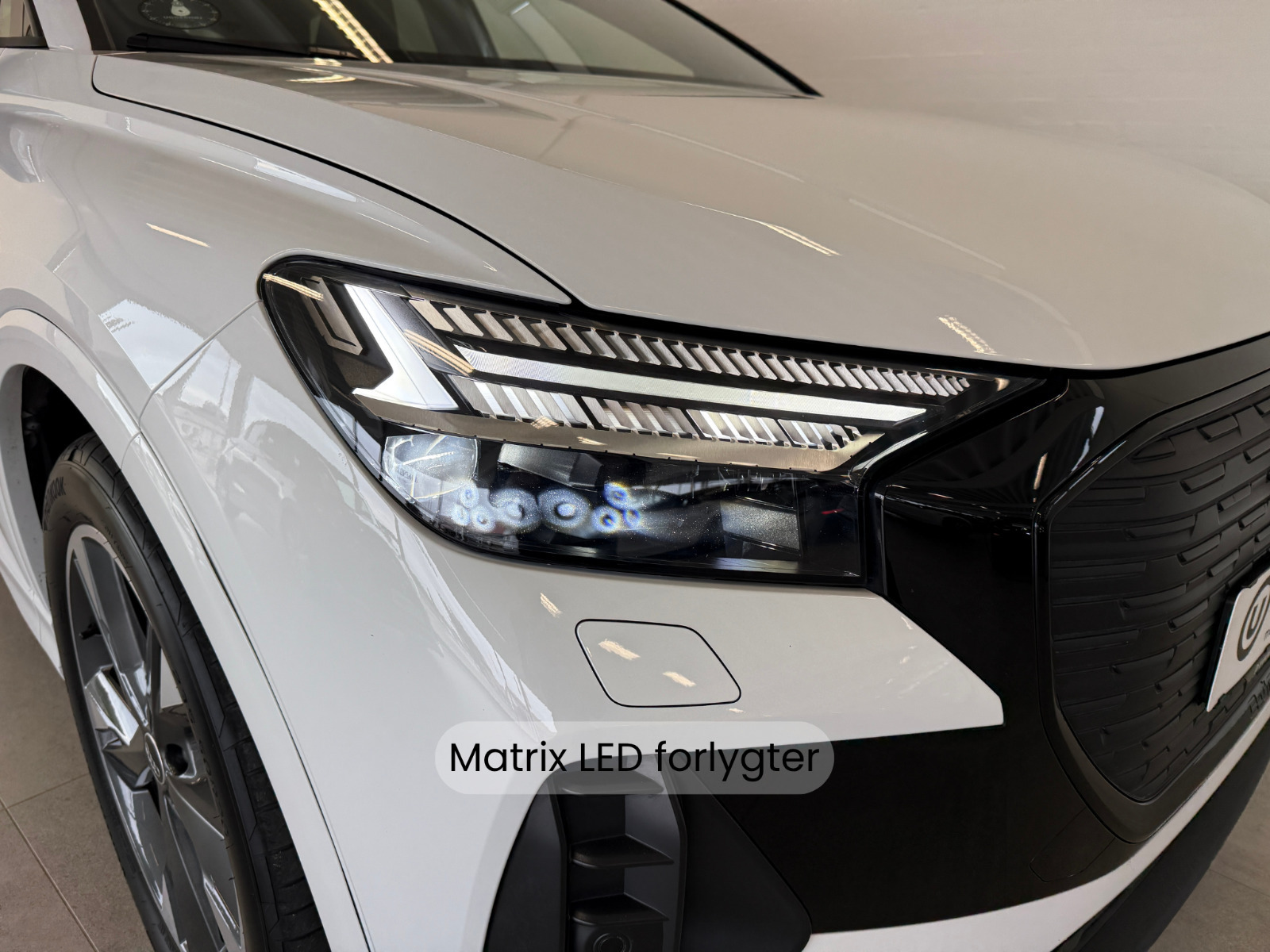 Hvid Audi Q4 e-tron fra 2025
