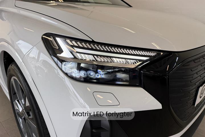 Hvid Audi Q4 e-tron fra 2025