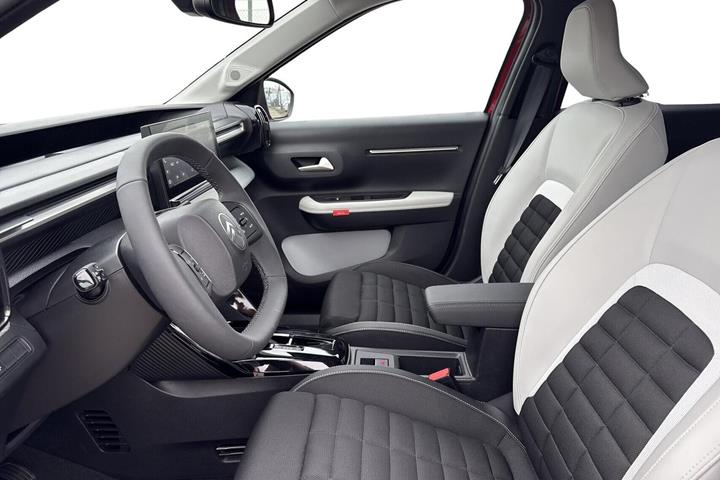 Rød Citroën e-C3 Aircross fra 2025