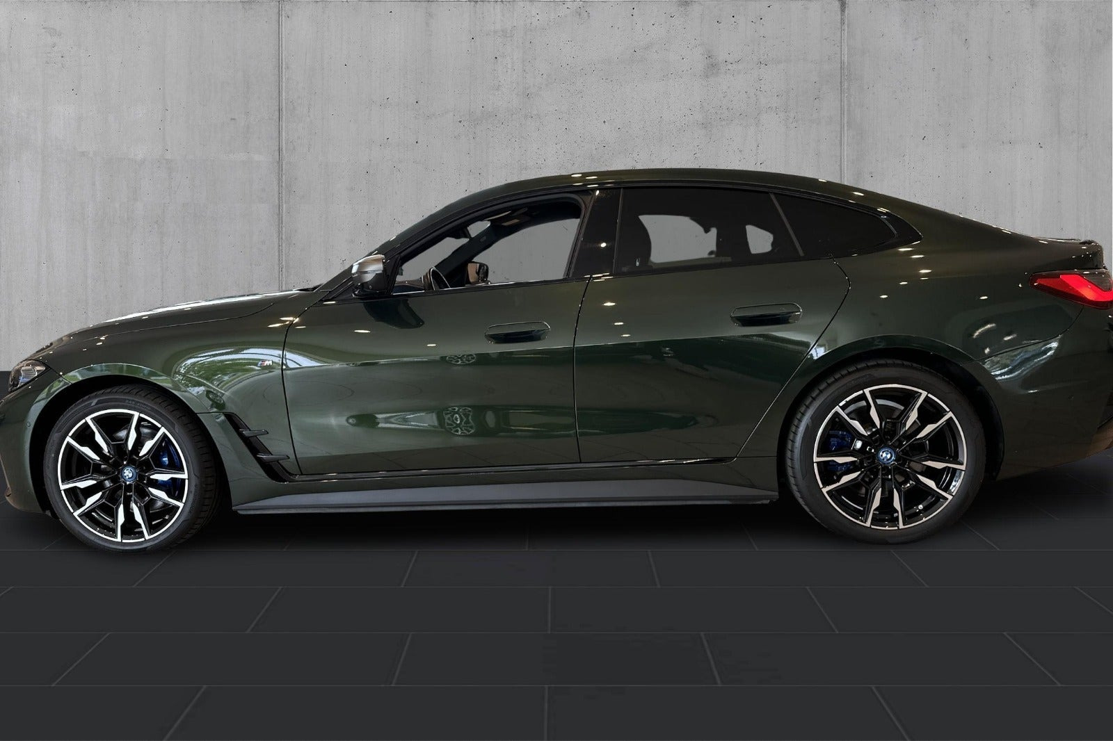 Grøn BMW i4 fra 2023