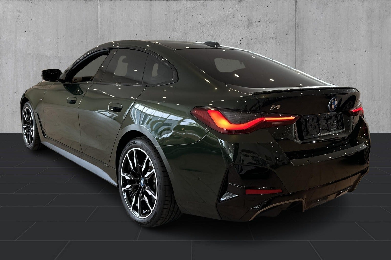Grøn BMW i4 fra 2023