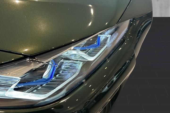 Grøn BMW i4 fra 2023