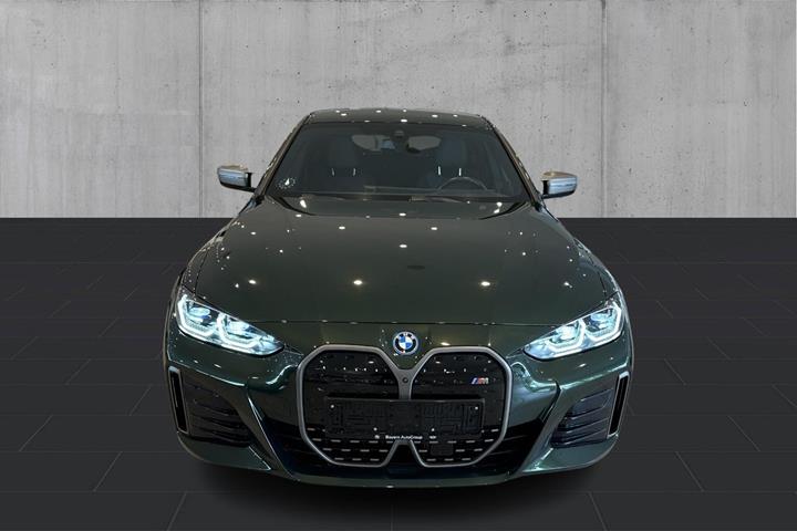 Grøn BMW i4 fra 2023
