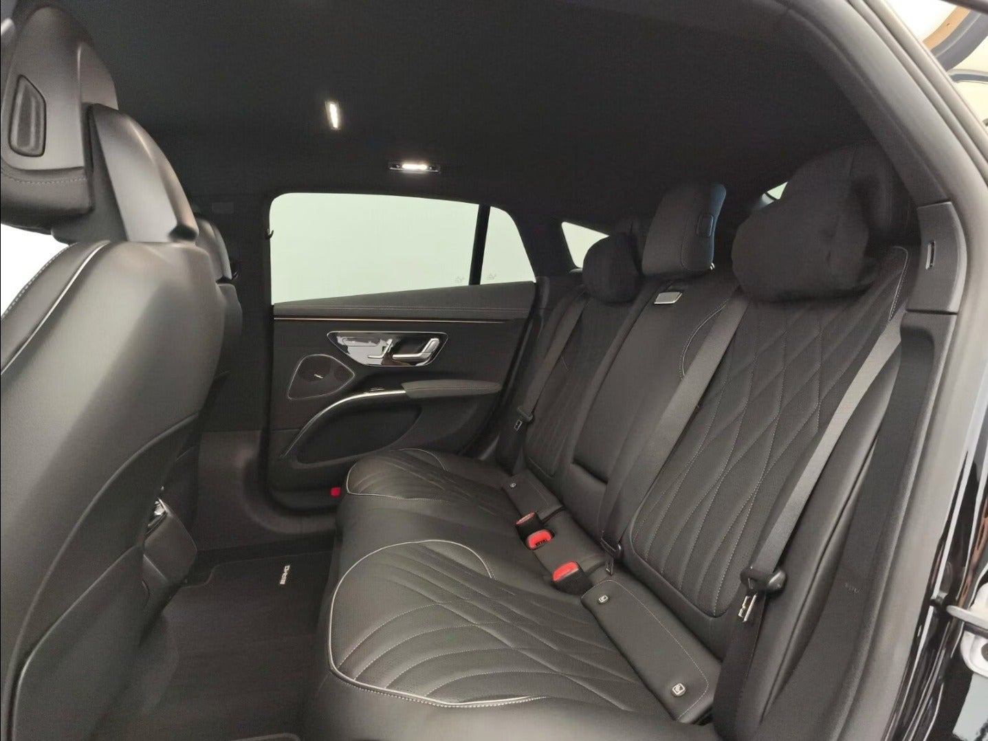 Sort Mercedes EQS53 fra 2022