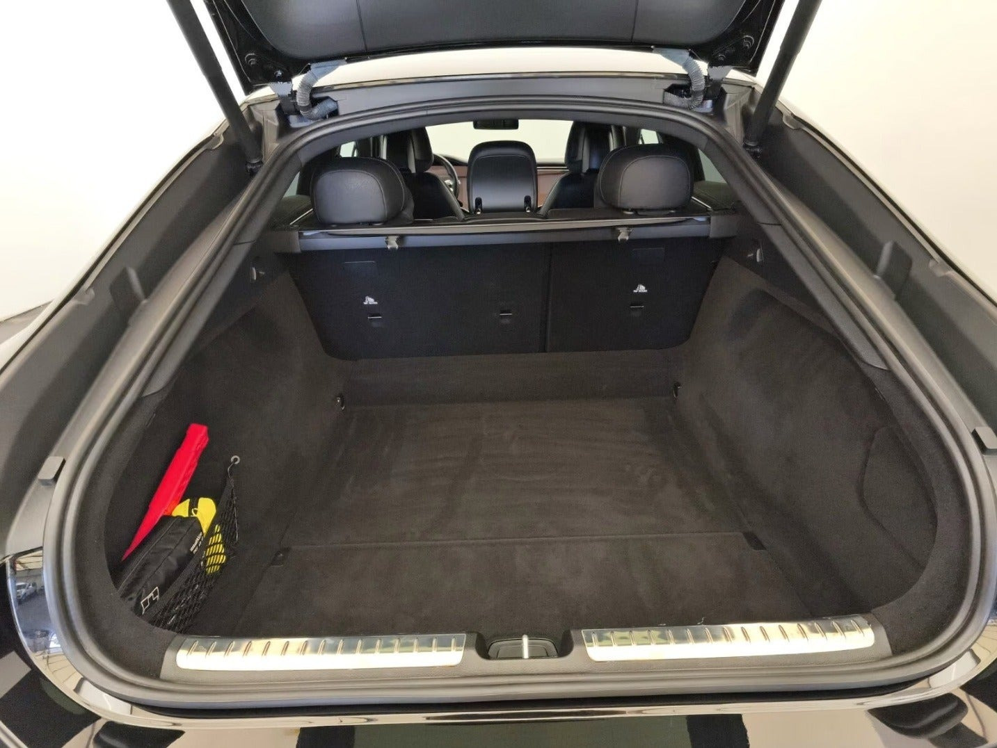 Sort Mercedes EQS53 fra 2022