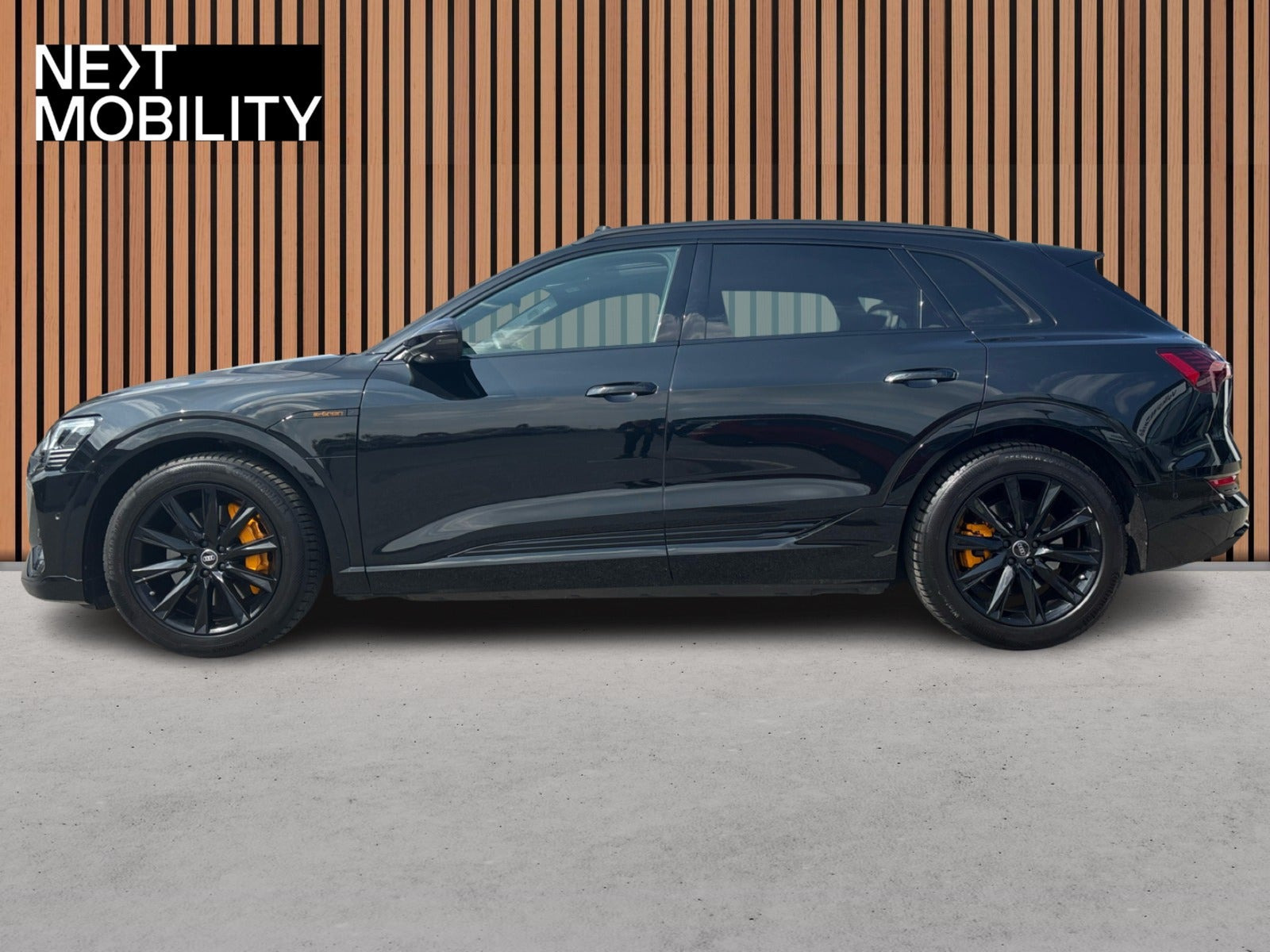 Sort Audi e-tron fra 2022