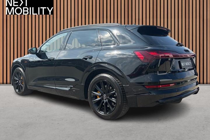 Sort Audi e-tron fra 2022