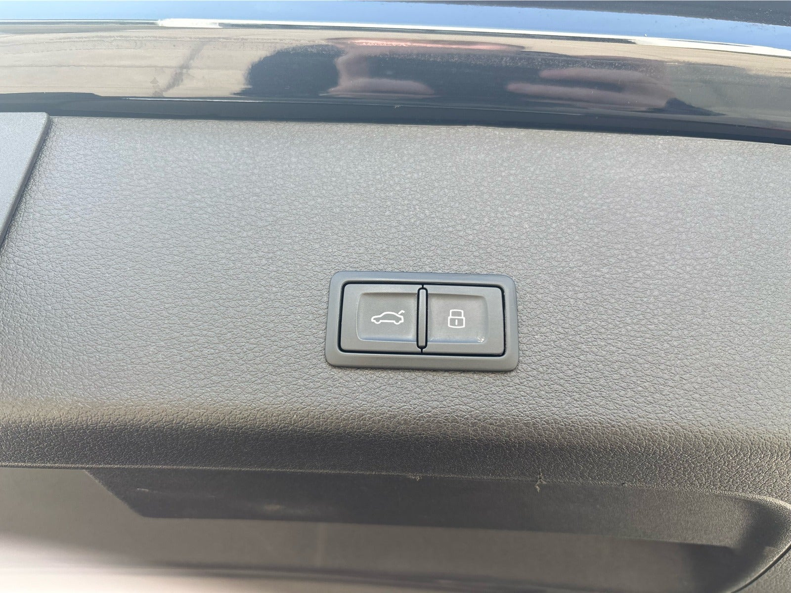 Sort Audi e-tron fra 2022