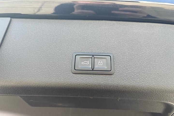 Sort Audi e-tron fra 2022