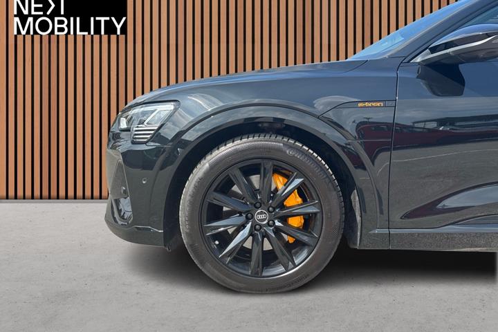 Sort Audi e-tron fra 2022