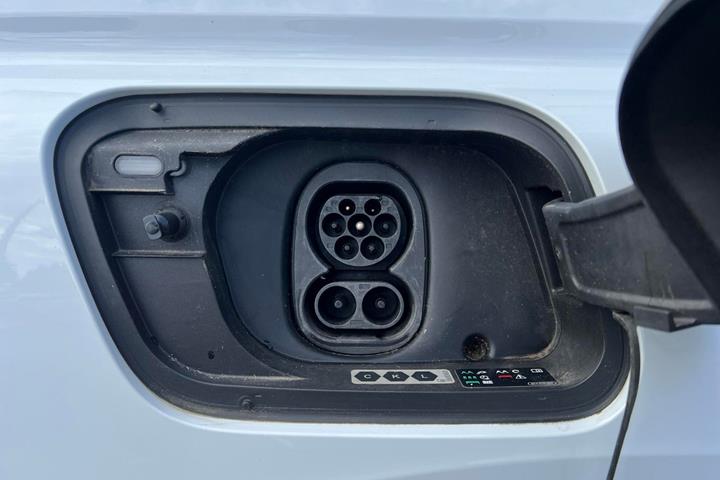 Hvid Audi Q4 e-tron fra 2023