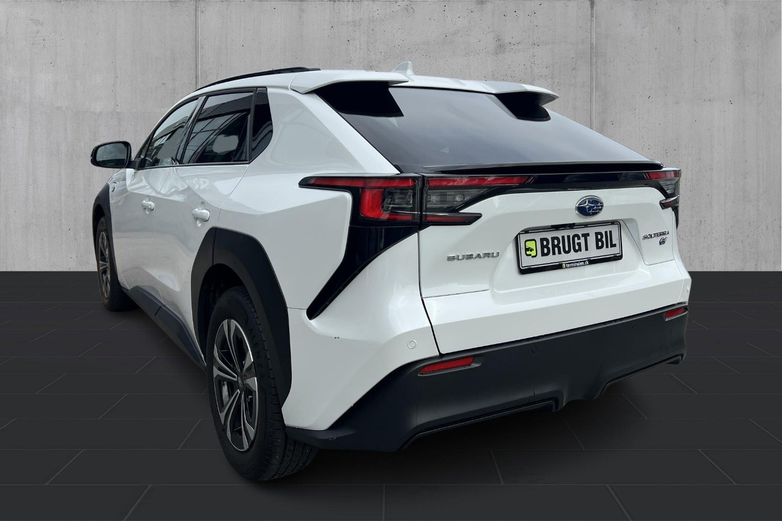 Hvid Subaru Solterra fra 2024