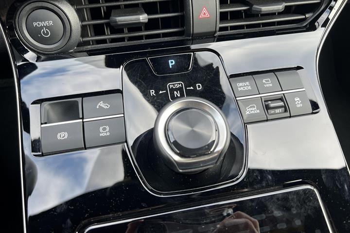 Hvid Subaru Solterra fra 2024