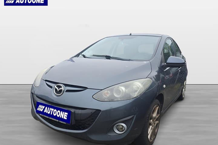Grå Mazda 2 fra 2011