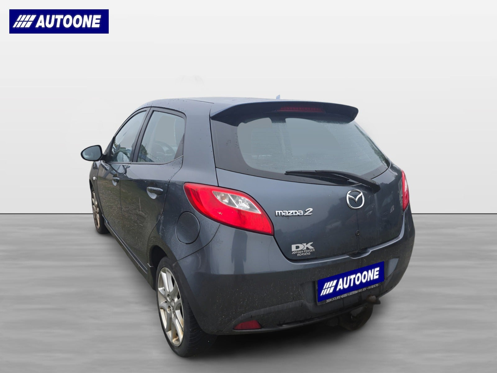 Grå Mazda 2 fra 2011