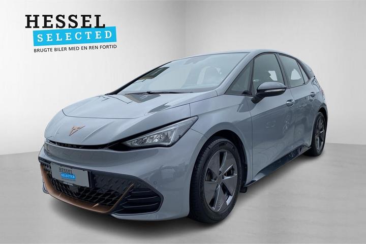 Grå Cupra Born fra 2023 set udefra