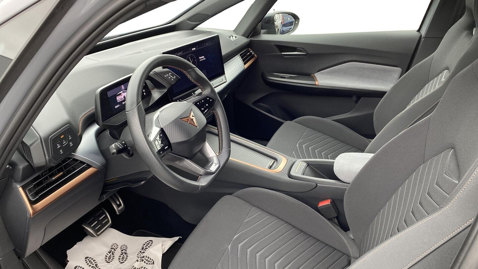 Grå Cupra Born fra 2023