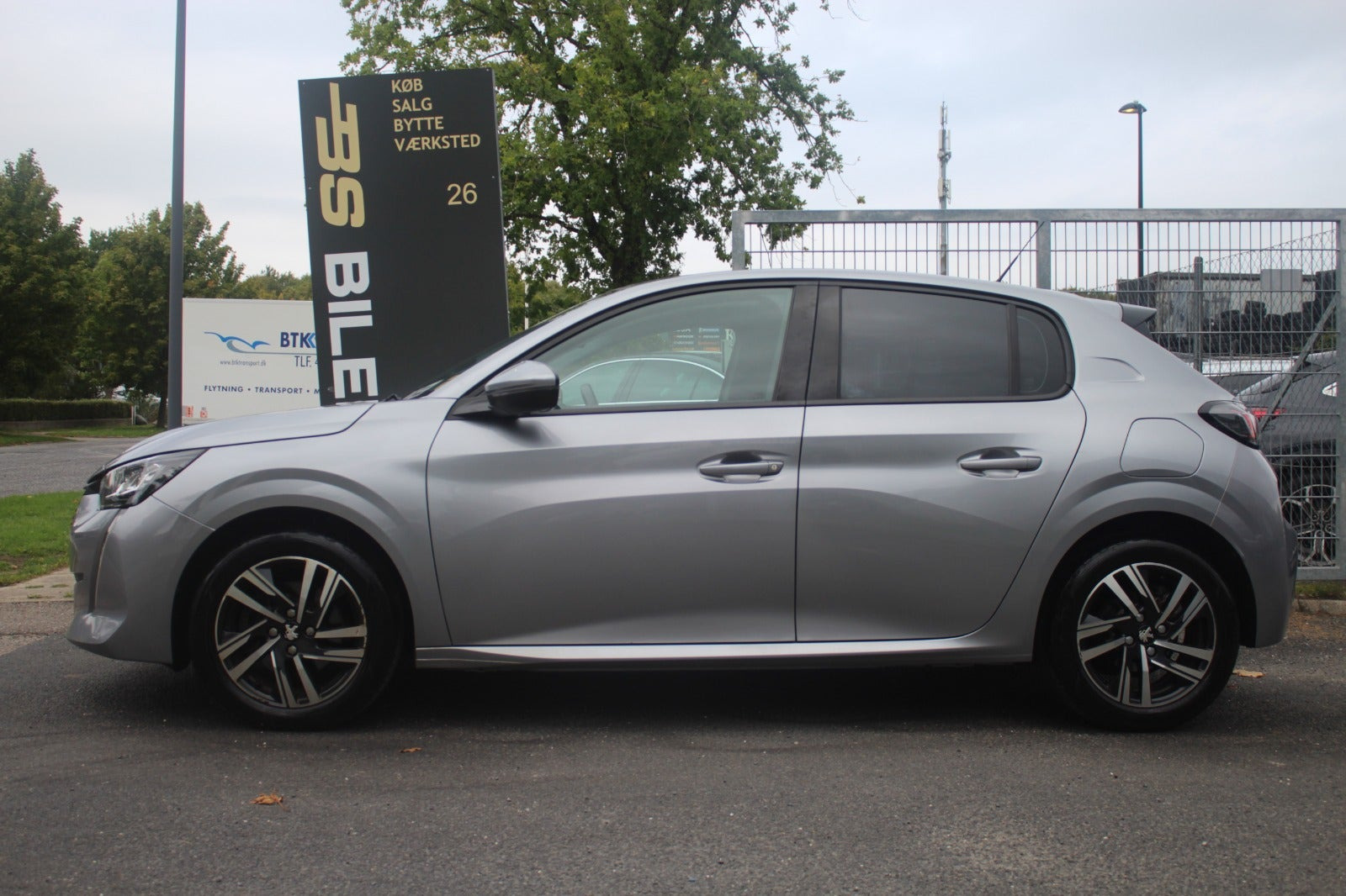 undefined Peugeot 208 fra 2020