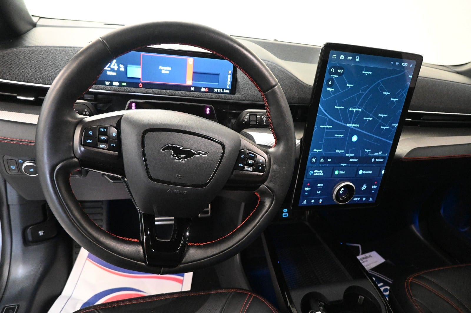 Ford Mustang Mach-E Long Range AWD, 351ps, 2021