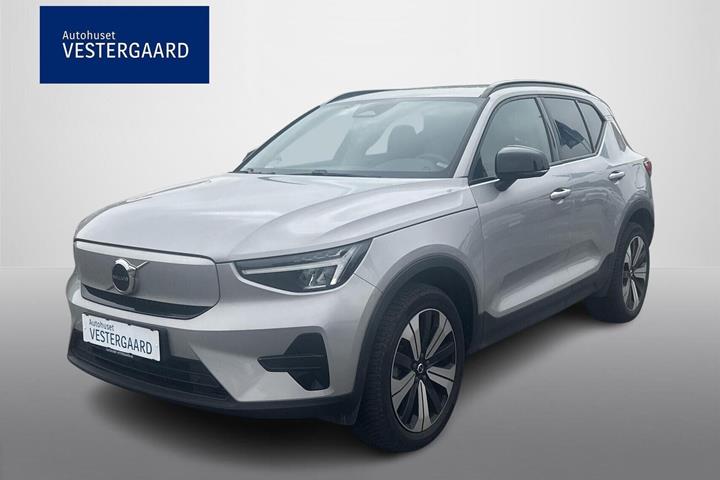Sølv Volvo XC40 fra 2023