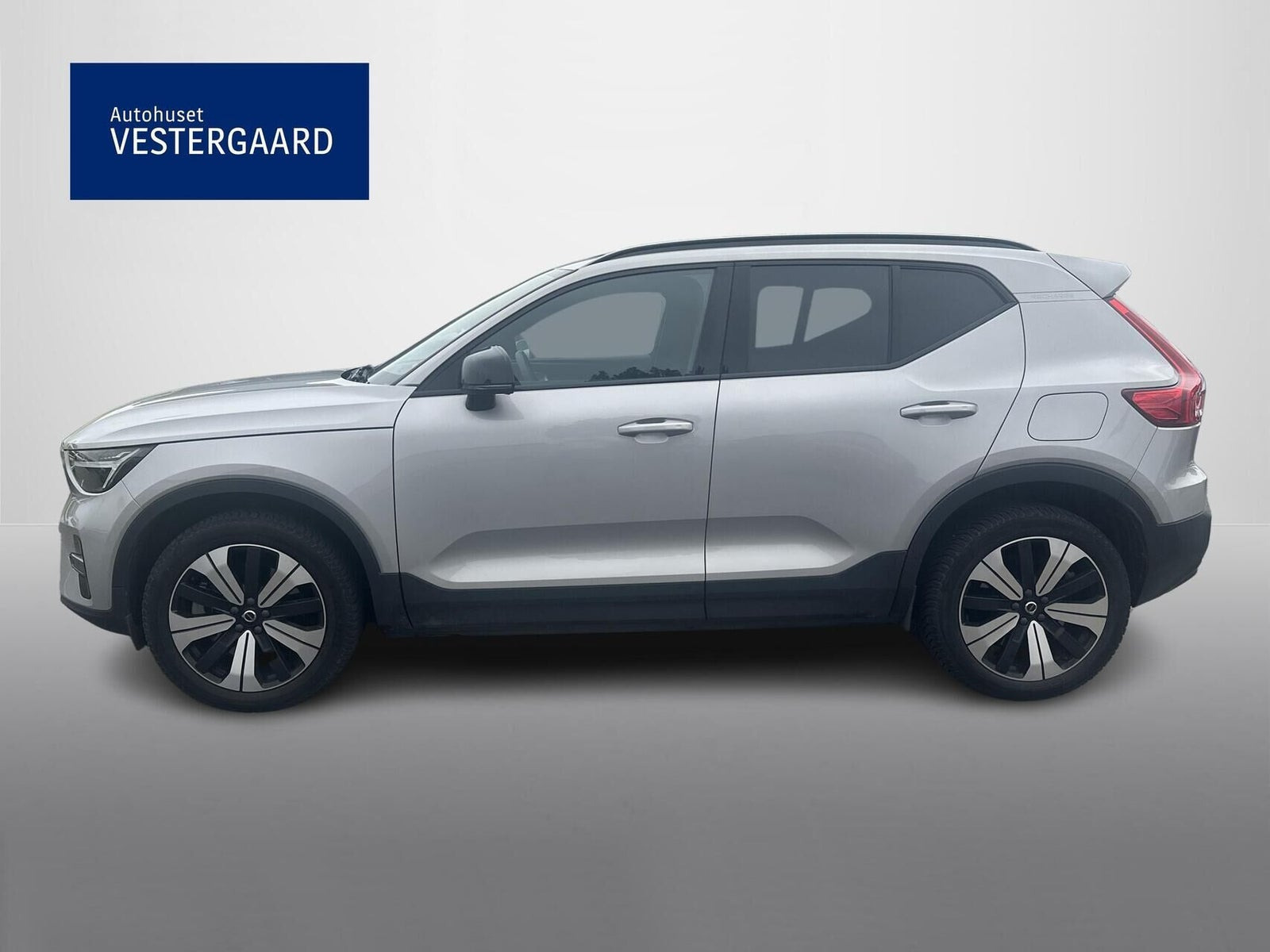 Sølv Volvo XC40 fra 2023