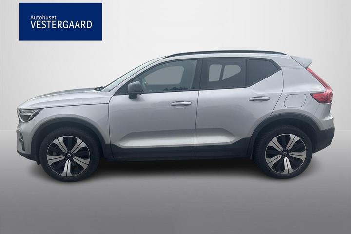 Sølv Volvo XC40 fra 2023