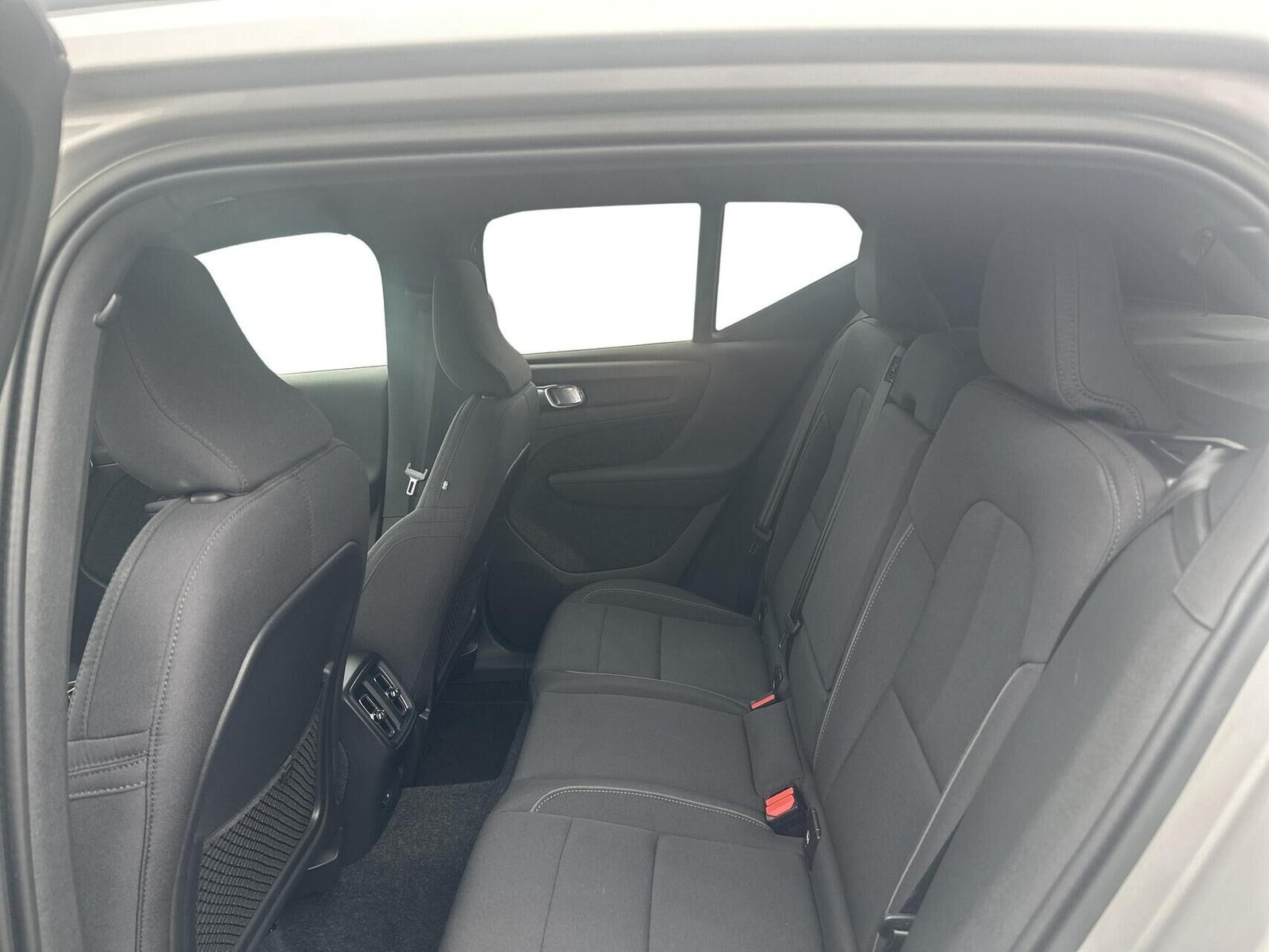 Sølv Volvo XC40 fra 2023