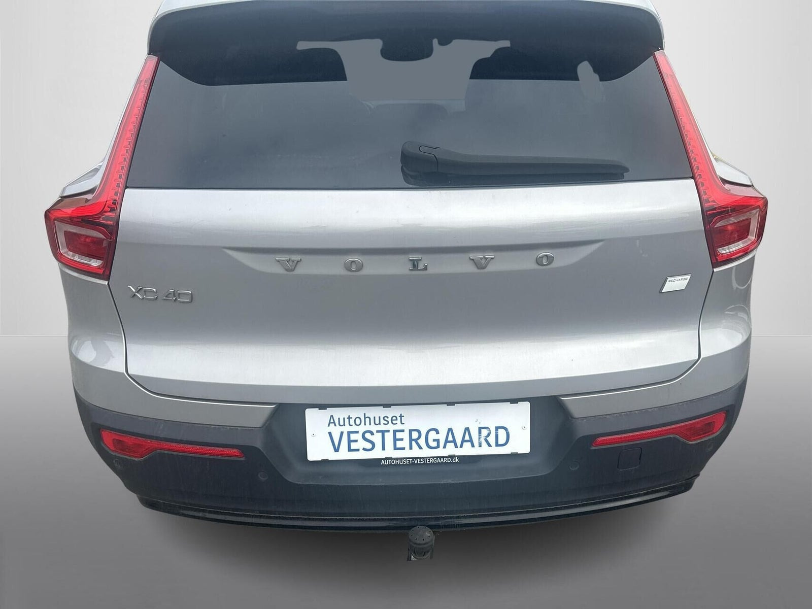 Sølv Volvo XC40 fra 2023