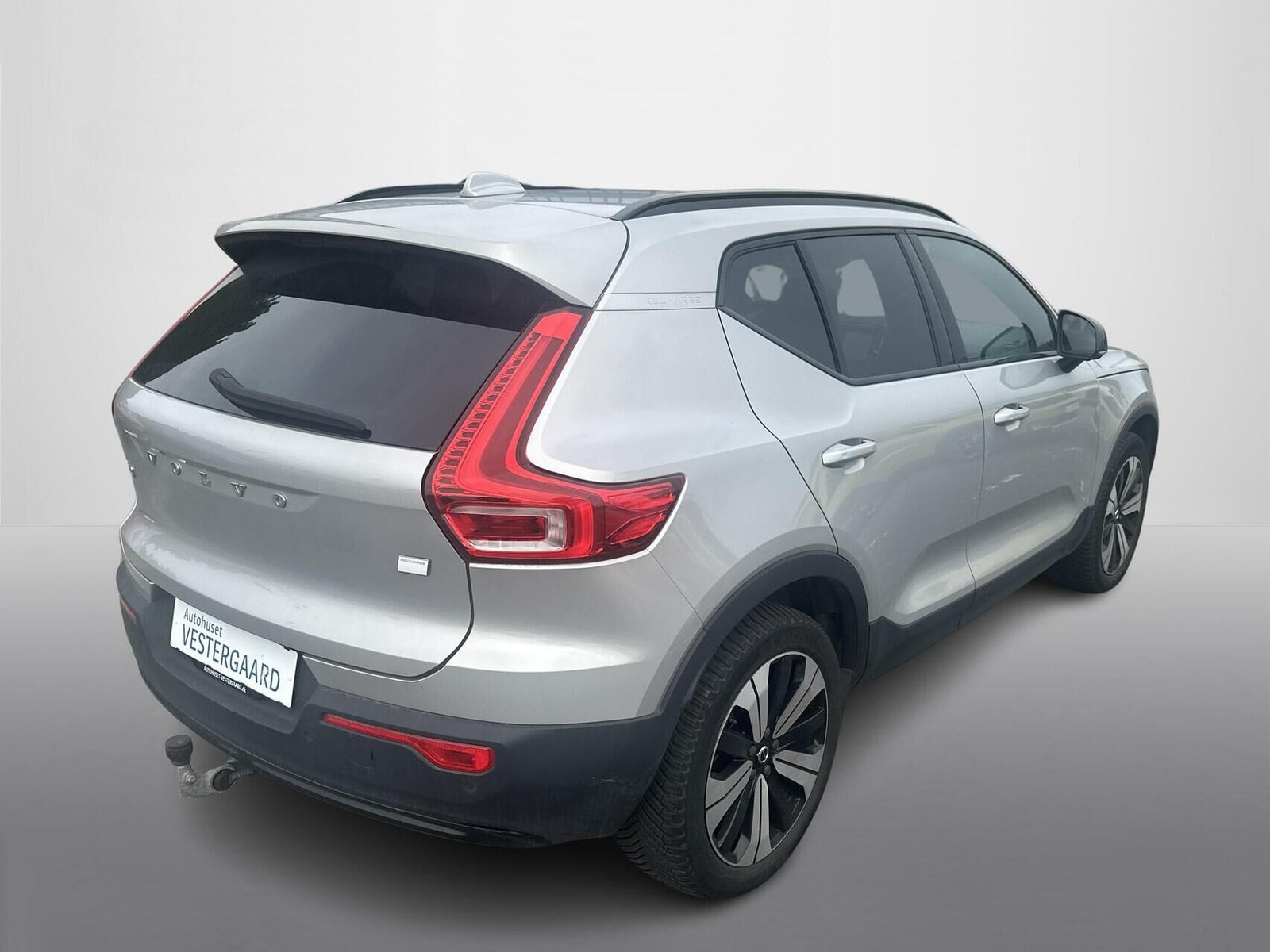 Sølv Volvo XC40 fra 2023