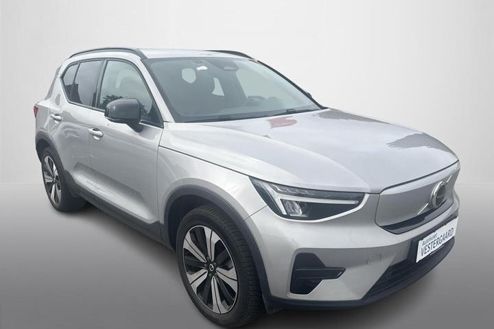 Sølv Volvo XC40 fra 2023