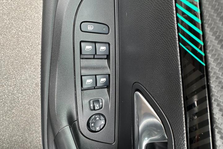 undefined Peugeot e-2008 fra 2021
