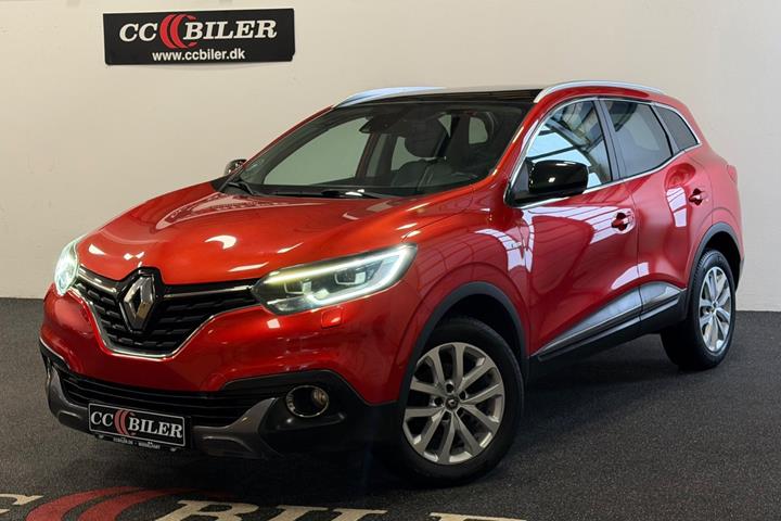Rød Renault Kadjar fra 2017 set udefra