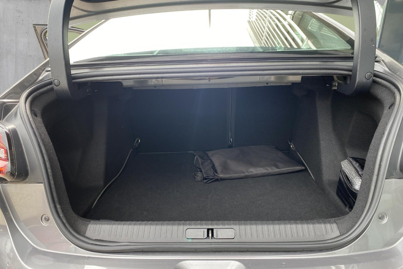 Grå Citroën ë-C4 X fra 2025