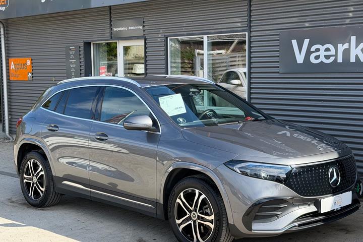 Grå Mercedes EQA250+ fra 2025