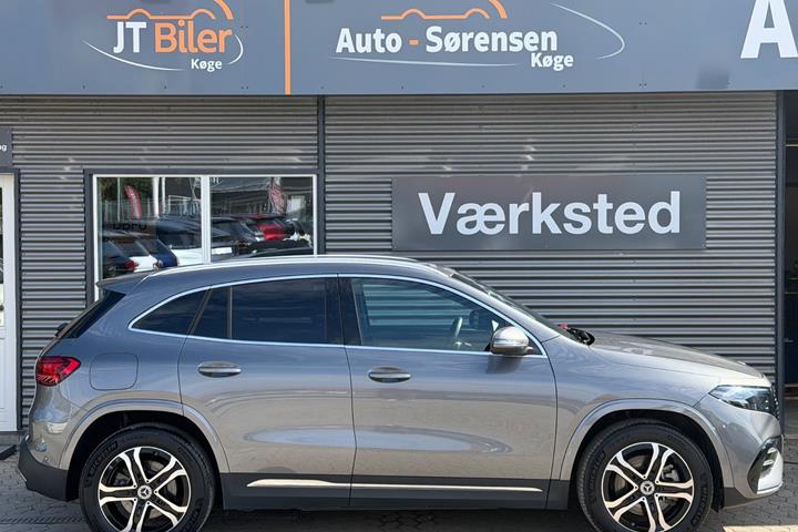 Grå Mercedes EQA250+ fra 2025