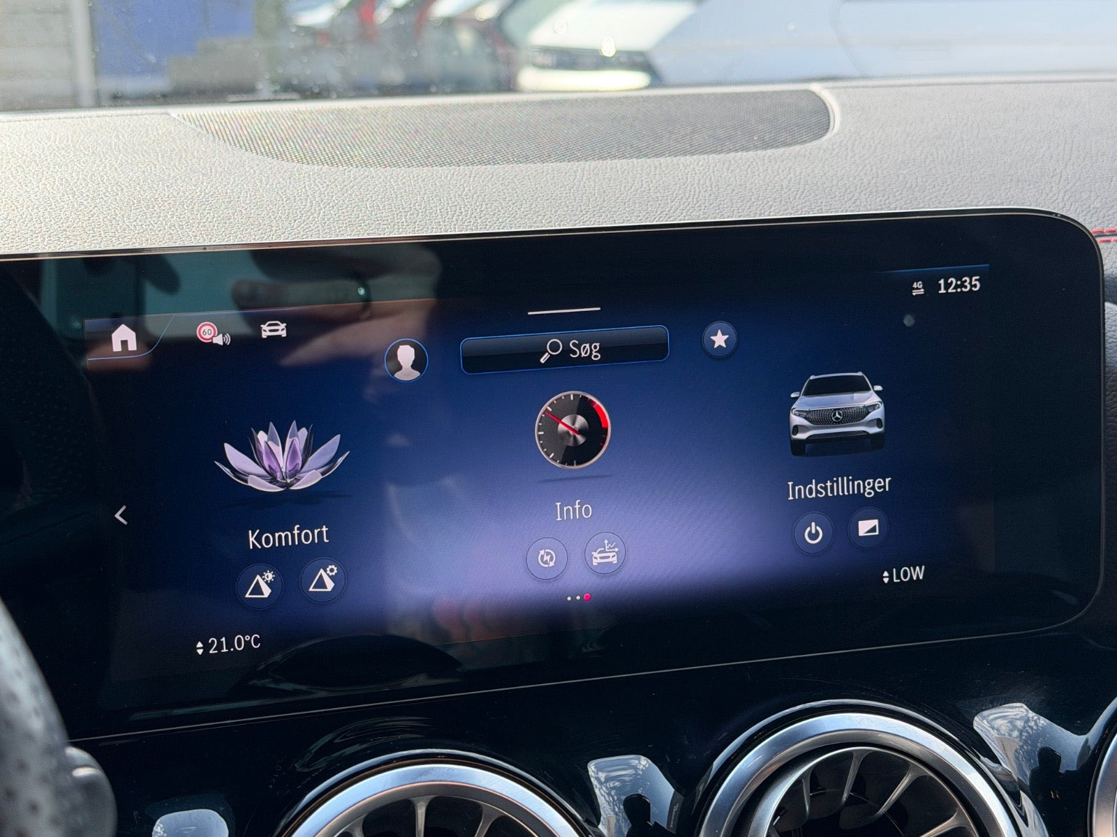 Grå Mercedes EQA250+ fra 2025
