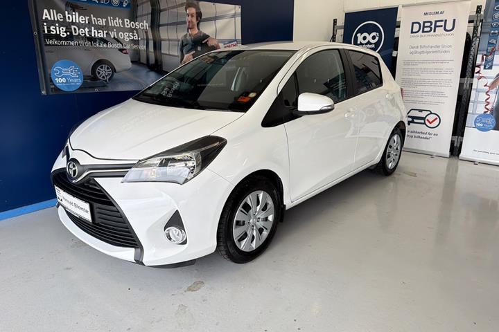 Hvid Toyota Yaris fra 2015