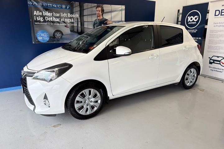 Hvid Toyota Yaris fra 2015