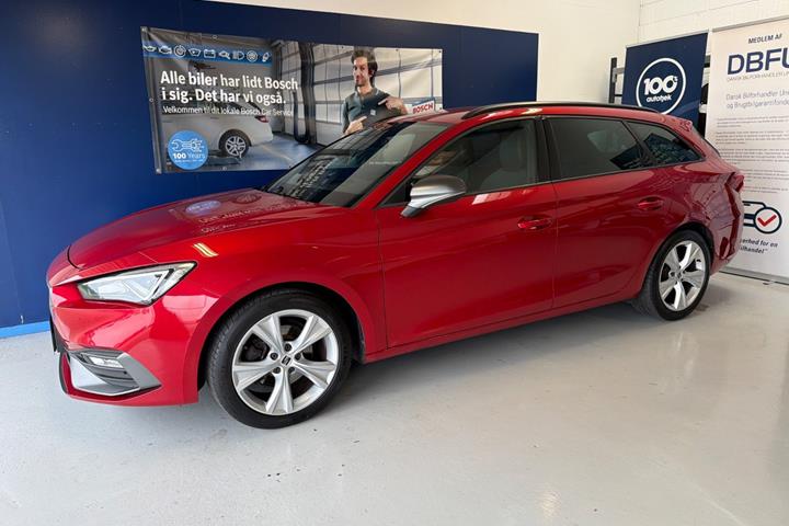 Rød Seat Leon fra 2020