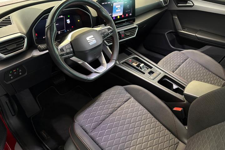 Rød Seat Leon fra 2020