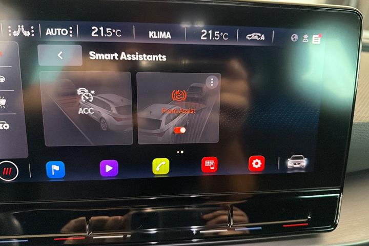 Rød Seat Leon fra 2020