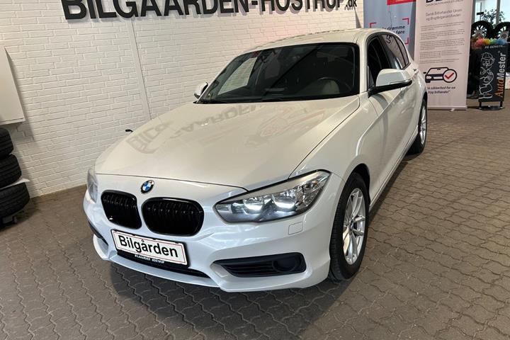 Hvid BMW 118d fra 2018 set udefra