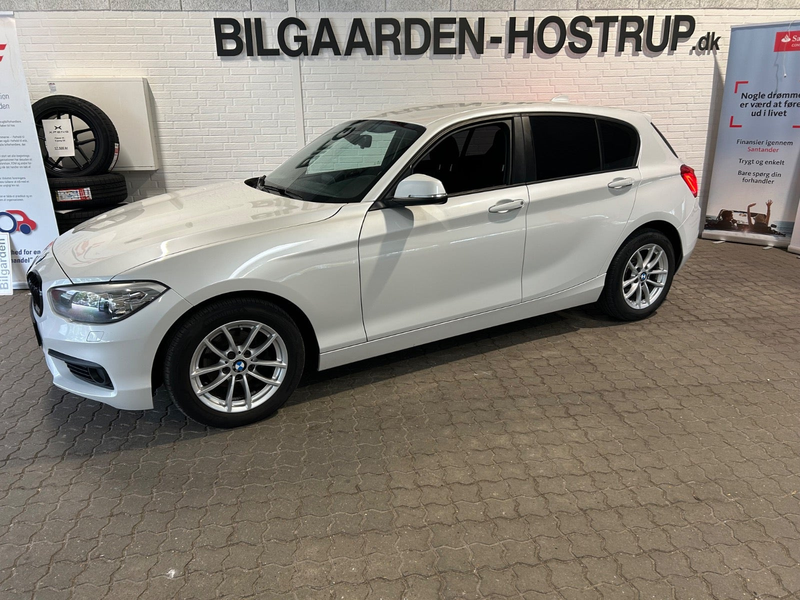Hvid BMW 118d fra 2018