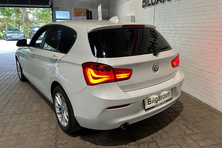Hvid BMW 118d fra 2018