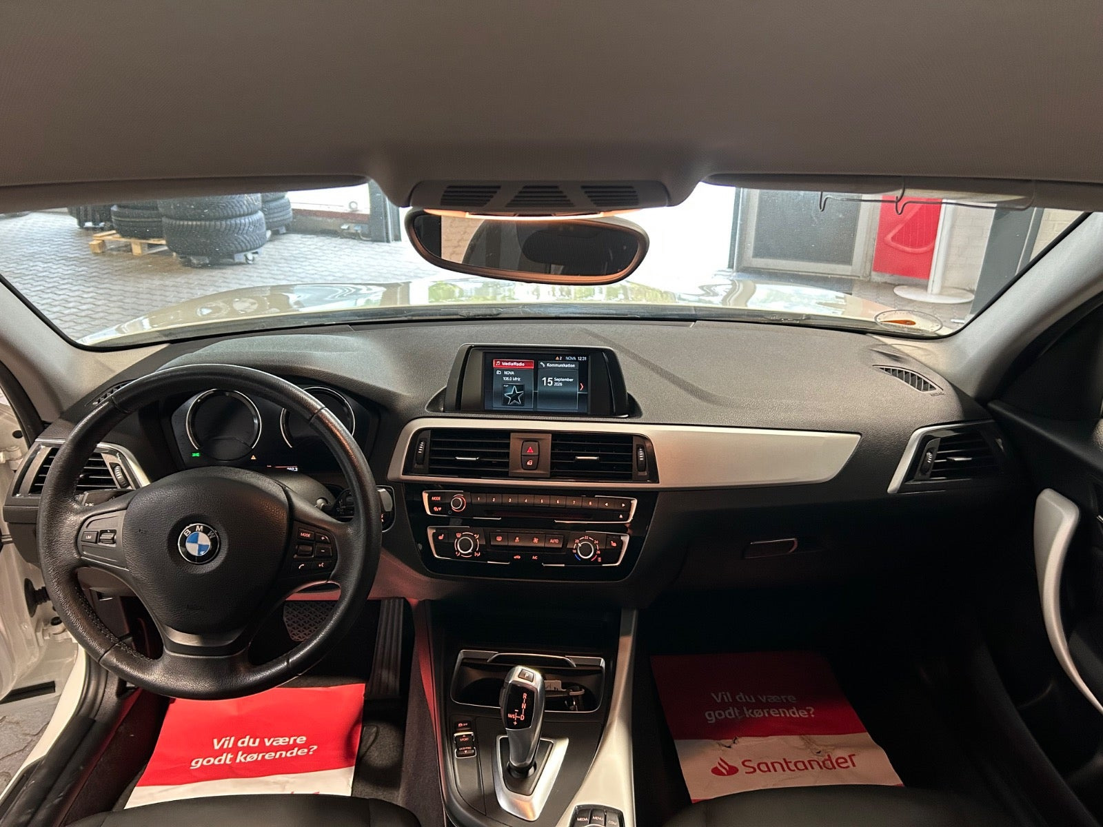 Hvid BMW 118d fra 2018