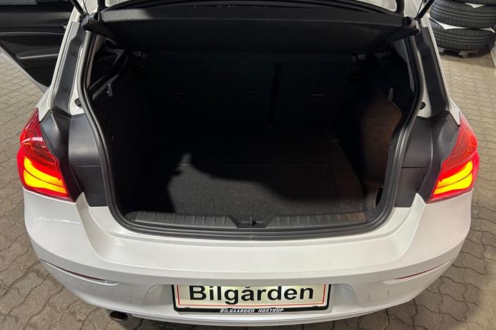 Hvid BMW 118d fra 2018