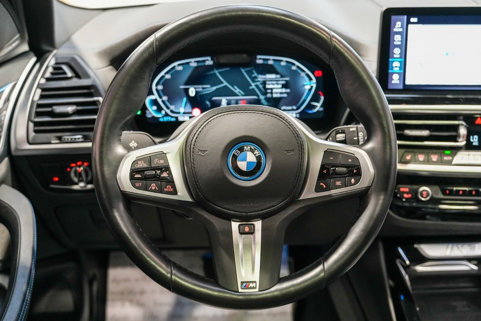 Hvid BMW iX3 fra 2023