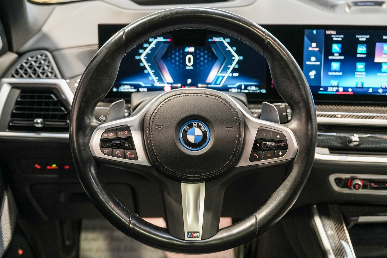 Grøn BMW X5 fra 2023
