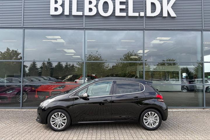 Sort Peugeot 208 fra 2019