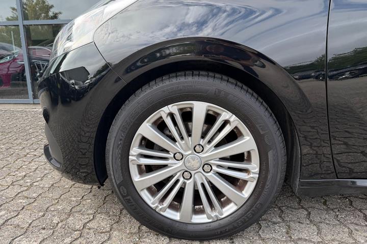 Sort Peugeot 208 fra 2019